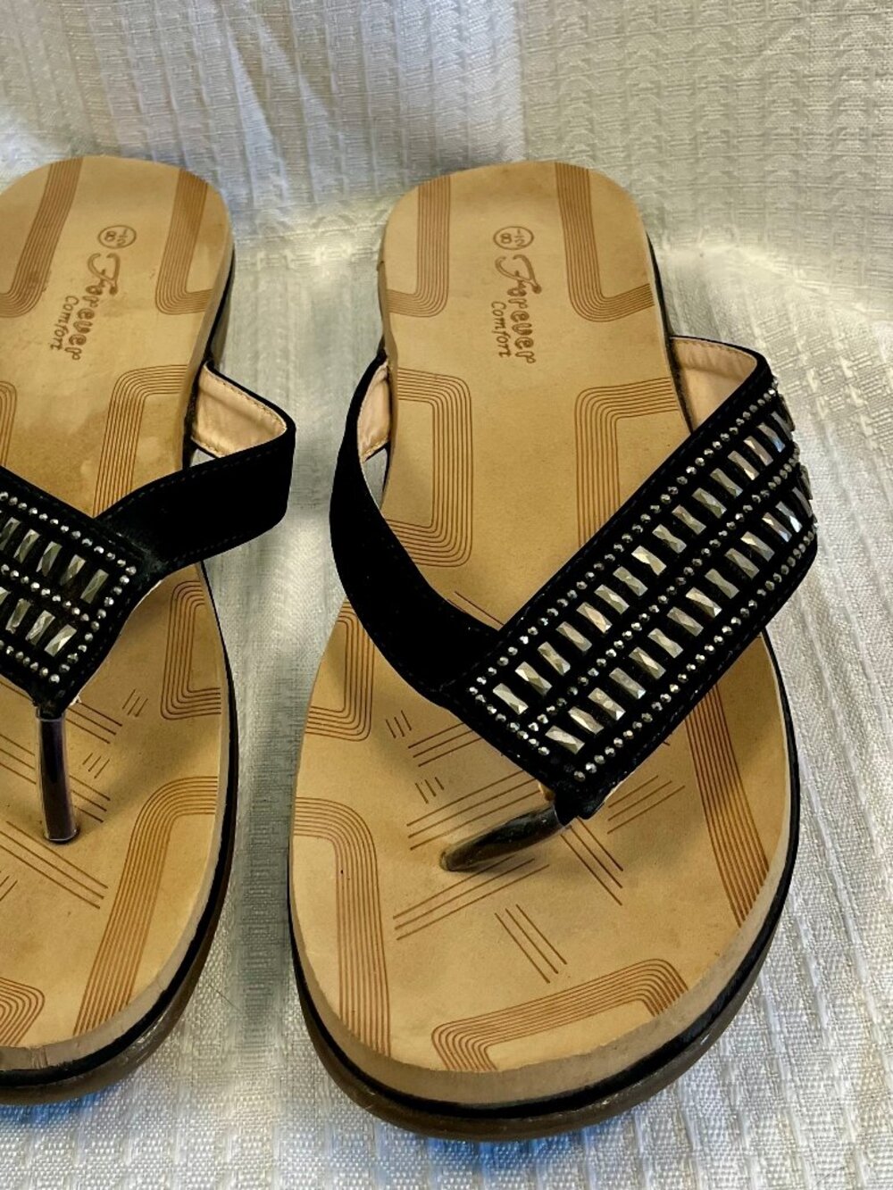 Forever Comfort Rhinestone Studded Thong Sandals Black 8.5